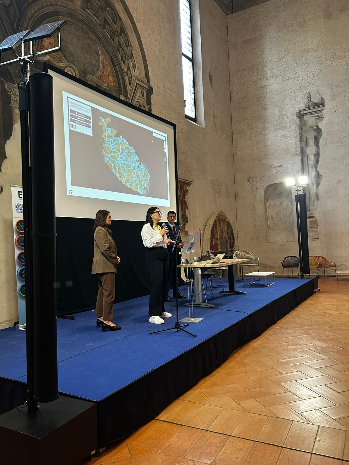 whatsapp-image-2025-11-08-at-06.59.33-2